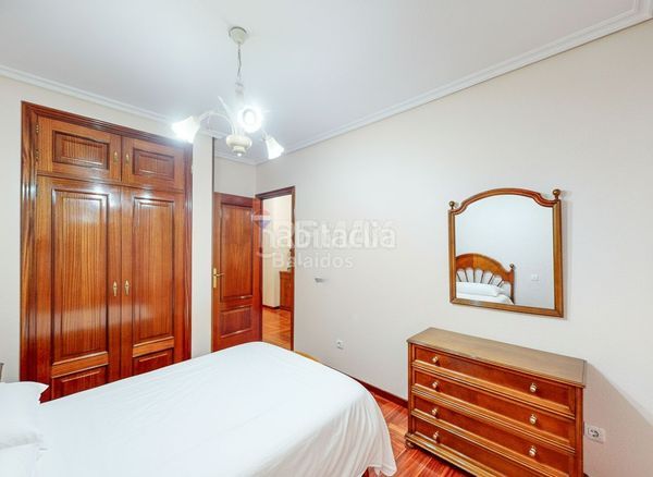 Foto b5d53e76-1df4-4b68-86cb-a4b724e8b7c8. Pis amb calefacció aparcament a Teis Vigo