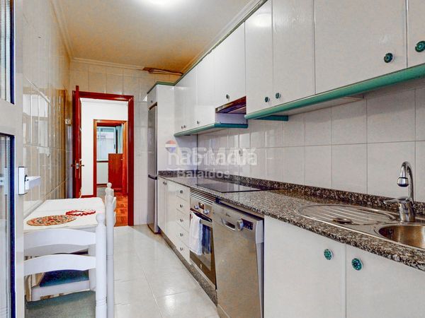 Foto fa735a3e-52ed-4042-8fa9-95d28c9a897e. Pis amb calefacció aparcament a Teis Vigo