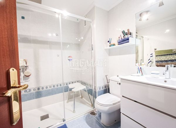 Foto 8bca08a6-d09b-4ae8-b36b-042722c223fc. Pis amb calefacció aparcament a Alcabre Vigo