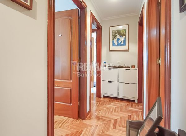 Foto a6028bbe-5b47-4d13-9661-a493eca1788d. Pis amb calefacció aparcament a Alcabre Vigo