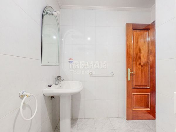 Foto 4b8533b8-4af8-43a8-b84f-a3867e2f980e. Pis amb calefacció aparcament a Teis Vigo