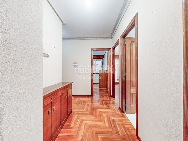 Foto d38350ac-1c1f-4d08-8e4f-d64b5565ed3b. Pis amb calefacció aparcament a Teis Vigo