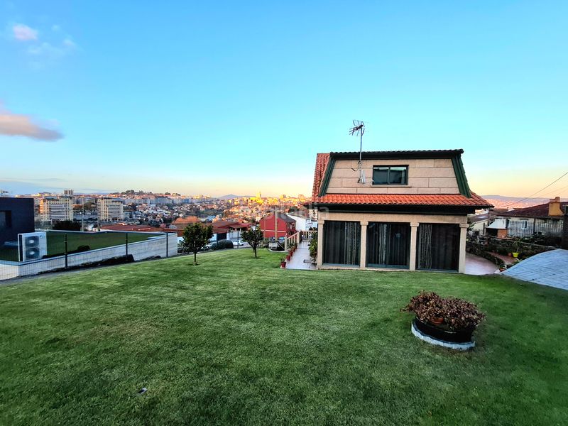 Foto 0f519a17-ce0b-43ba-ae3d-dc2cef974176. Casa amb calefacció aparcament a Sardoma - Castrelos Vigo