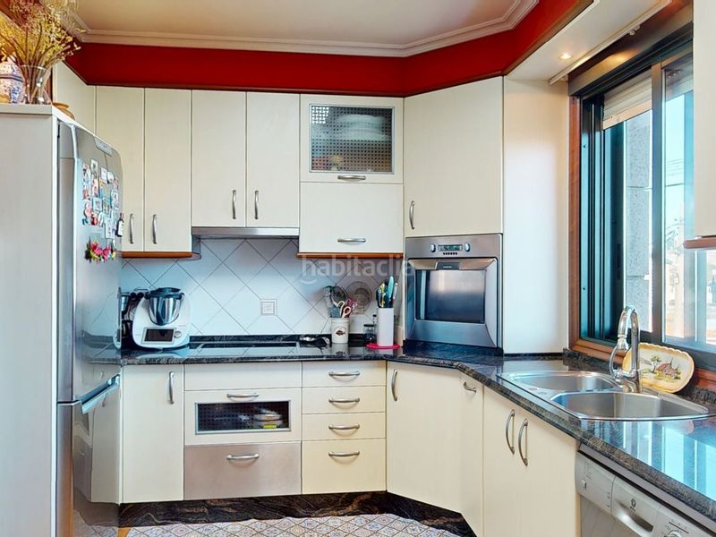Foto cb74177a-5307-413d-a4bd-5083fe23db8c. Casa amb calefacció aparcament a Sardoma - Castrelos Vigo