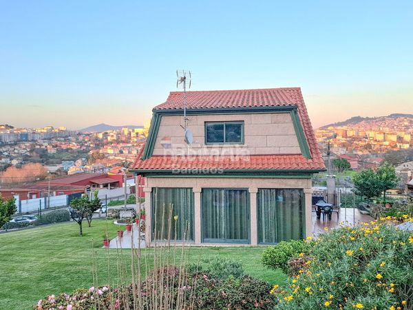 Foto e26ccadf-03d2-43ad-b8bc-5697b12787e6. Casa amb calefacció aparcament a Sardoma - Castrelos Vigo