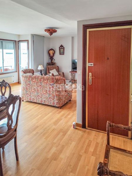 Foto 05b457f2-b4a4-436a-bdce-c2fc73adcfa7. Pis amb calefacció aparcament a Plaza España - Corte Inglés Vigo