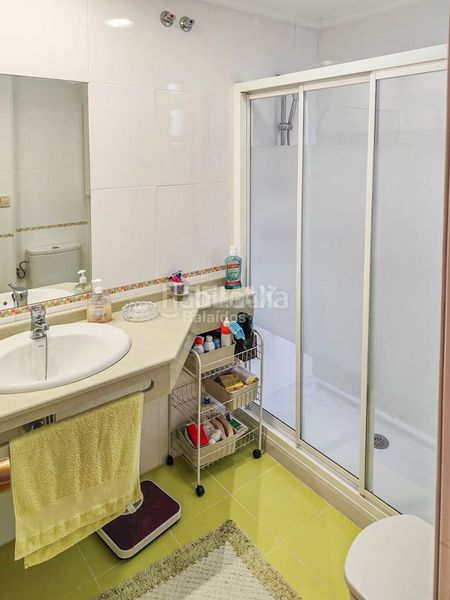 Foto d3550b44-0058-4b13-8286-47b043be2b1e. Pis amb calefacció aparcament a Plaza España - Corte Inglés Vigo