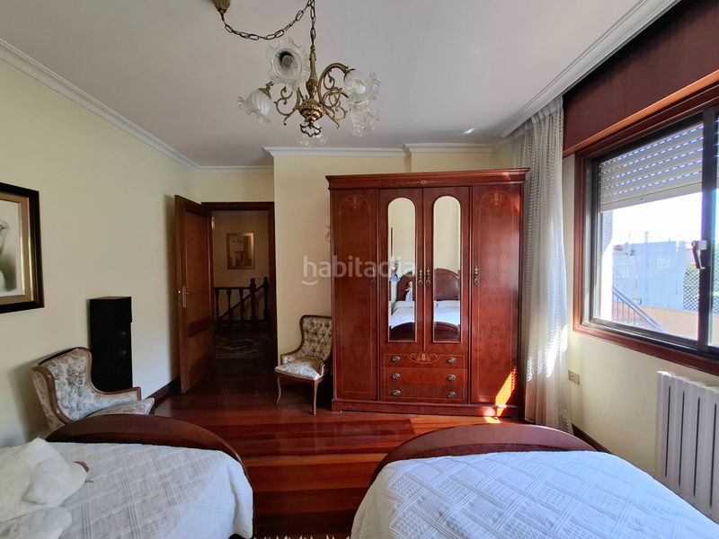 Foto 0add7346-56e7-4938-b046-9079a420522e. Casa adossada amb calefacció a Comesaña - Matamá Vigo
