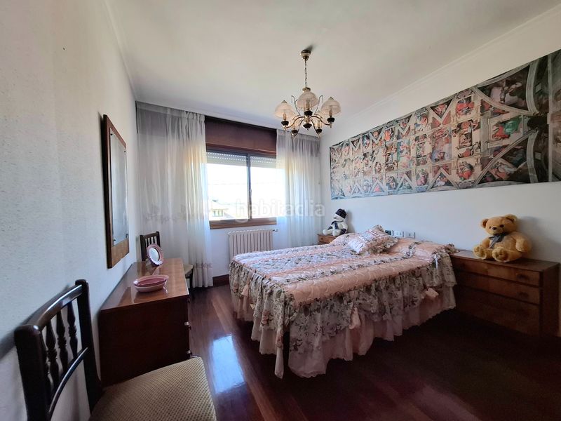 Foto 0d350a39-d95f-4a5e-895a-61999cc487da. Casa adossada amb calefacció a Comesaña - Matamá Vigo