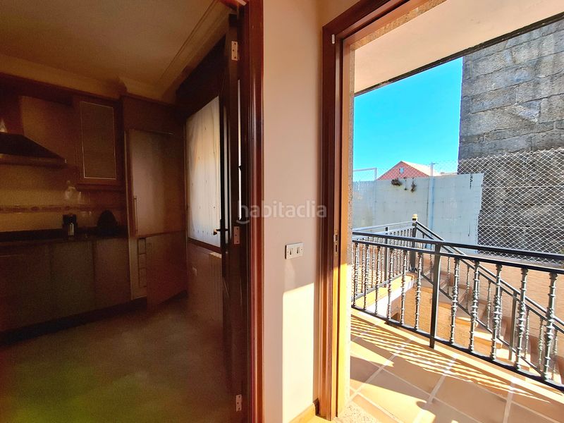 Foto cec1b0dd-83d2-410e-9c88-d0c75ce591b5. Casa adossada amb calefacció a Comesaña - Matamá Vigo