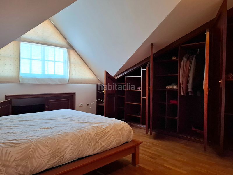 Foto dbefee47-8486-4e50-8e89-3c366a737086. Casa adossada amb calefacció a Comesaña - Matamá Vigo