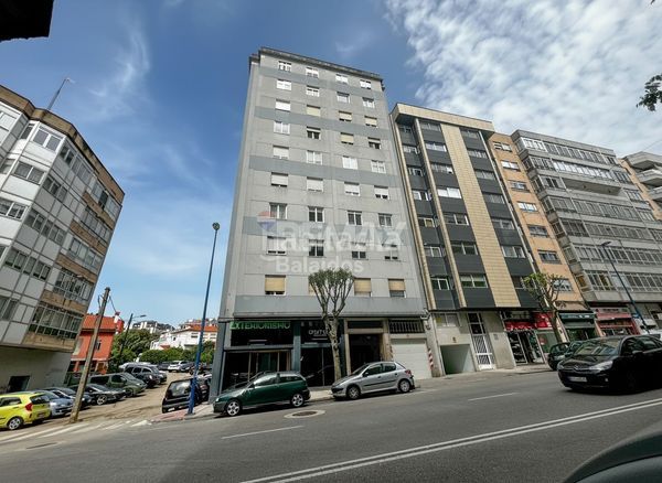 Foto 8ed1fc41-f9a0-4c21-a3d6-eac037521640. Pis a As Travesas - Balaidos Vigo