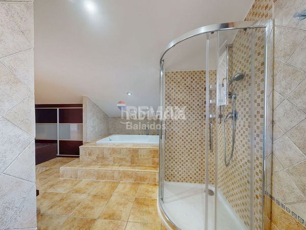 Foto b1c3d9ed-eaa1-4992-9a70-234eb8790d9a. Casa amb calefacció aparcament a Coruxo - Oia - Saiáns Vigo