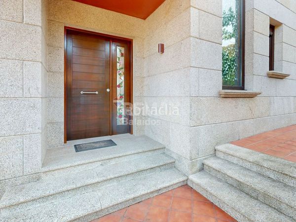 Foto e7d96b18-fa5c-4f0f-81fd-b991711f8d06. Casa amb calefacció aparcament a Coruxo - Oia - Saiáns Vigo