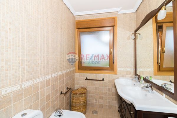 Foto 97fa90a2-9938-4f0f-a61d-c1877a6e0fb5. Casa en Guarda (A)