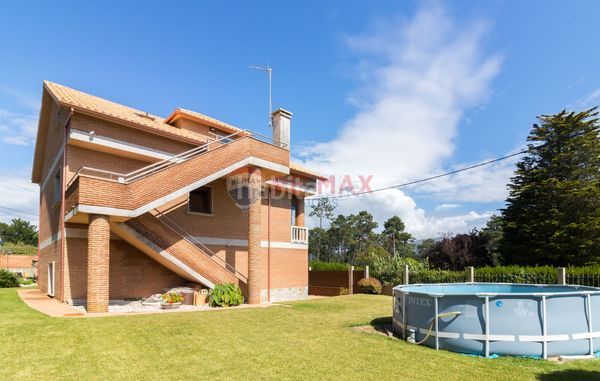 Foto edd5d8c1-e24a-4630-9e49-d558eaa8c78d. Casa amb calefacció aparcament a Guarda (A)