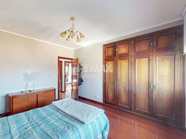 Foto cf6fa924-dd3c-4065-87ac-8fe5fcfe7786. Casa amb aparcament a Baiona
