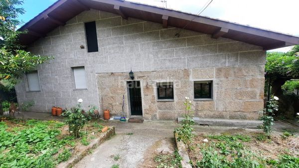 Foto b8814d0f-4832-4a04-b071-00a538b85d80. Casa amb calefacció aparcament a San Rosendo Ourense
