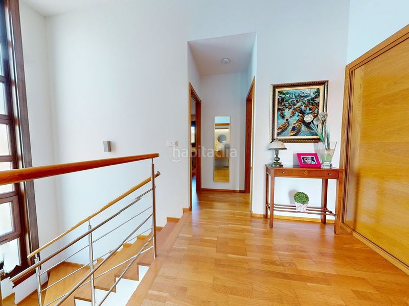Foto 1703f488-8745-4186-b3b0-fd95b5869398. Casa amb calefacció aparcament piscina a Valadares - Beade Vigo