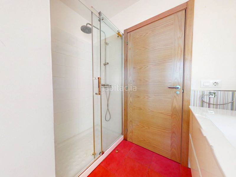 Foto 70b68f23-9669-4280-835c-cdf7e9377a5f. Casa amb calefacció aparcament piscina a Valadares - Beade Vigo