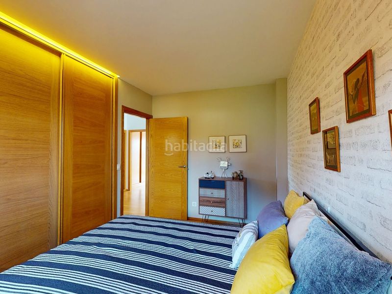 Foto 83c29159-b683-4aeb-adde-29702bbfa76b. Casa amb calefacció aparcament piscina a Valadares - Beade Vigo