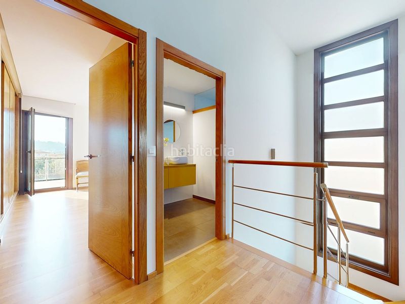 Foto ca4b28b1-5500-488a-b110-f7498ded3428. Casa amb calefacció aparcament piscina a Valadares - Beade Vigo