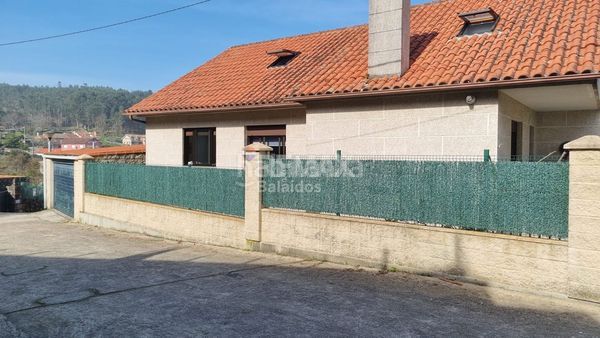 Foto 3318aa34-e484-41e8-8656-2df9e3acbd94. Casa amb calefacció aparcament a Baiona