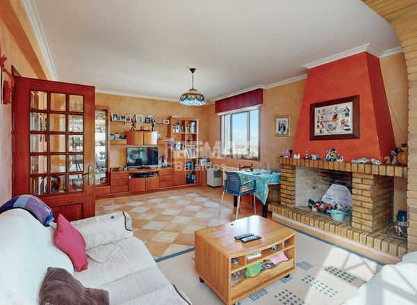 Foto 7f80bfef-7d4d-4b31-a305-d5f274b2494b. Casa amb calefacció aparcament a Baiona