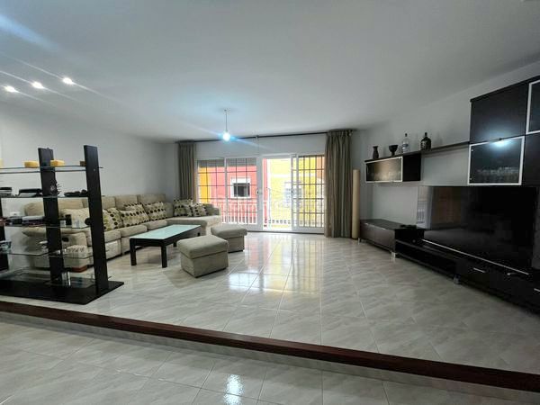 Foto afd6c03d-0d7f-4240-a02c-05db03af3a5c. Edificio in Guarda (A)