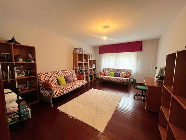 Foto b0d32ba7-3240-4492-ade1-b01e815cf63f. Edificio in Guarda (A)
