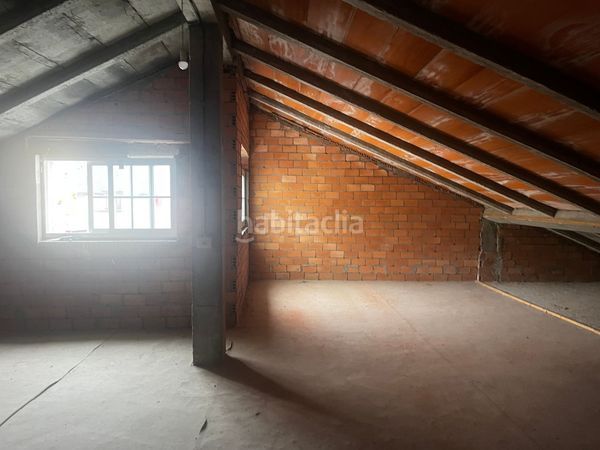 Foto ca410dee-95e3-4933-947c-6619be28d6d5. Edificio en Guarda (A)