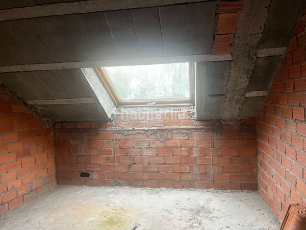 Foto fb4da4d8-405a-4edd-9829-0ac0ad81f5bd. Edifici a Guarda (A)