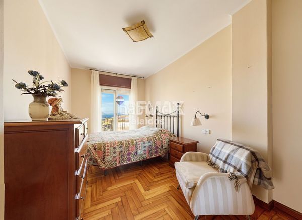 Foto 2590b0be-942d-4616-9c0a-f363486dab77. Casa amb aparcament a Nigrán centro Nigrán