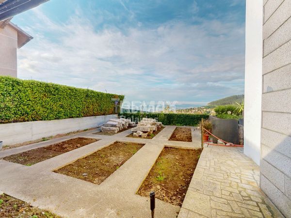 Foto 0d33f77d-71a3-4197-8928-33d8058e3e4b. Casa amb calefacció aparcament piscina a Coruxo - Oia - Saiáns Vigo