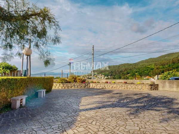 Foto a31d90ff-a727-4786-add2-1db2089193d3. Casa amb calefacció aparcament piscina a Coruxo - Oia - Saiáns Vigo