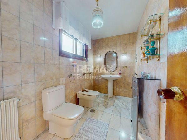 Foto d306756c-99eb-4929-8970-9122ae42ada7. Casa amb calefacció aparcament piscina a Coruxo - Oia - Saiáns Vigo
