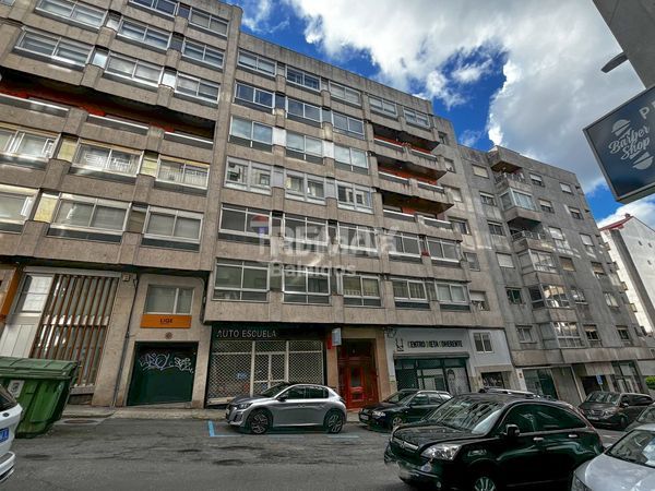 Foto 5a470962-b631-4ba9-b064-3f6325ca16dd. Pis amb calefacció aparcament a Plaza España - Corte Inglés Vigo