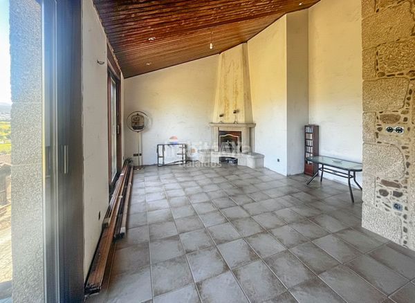Foto 39d15417-690d-49f6-b929-171170bf30a1. Casa amb aparcament a Rosal (O)