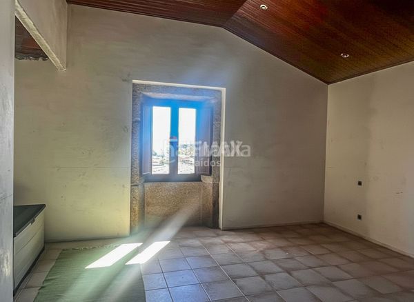 Foto 629b2bca-19ab-461e-91ae-4446a77b68b3. Casa amb aparcament a Rosal (O)