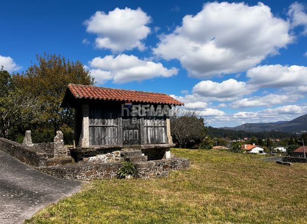 Foto 6fb55529-e872-4de4-94a5-5ce5636e5a77. Casa amb aparcament a Rosal (O)