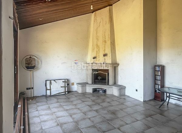 Foto b9a5d8a0-f9a2-4883-96c8-898293f106aa. Casa amb aparcament a Rosal (O)
