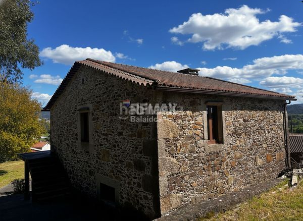 Foto bdeca8f2-91e4-42b8-af84-93ef926b436b. Casa amb aparcament a Rosal (O)