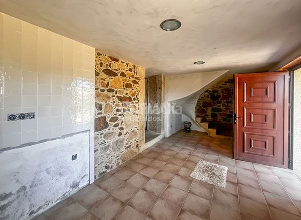 Foto e03482d6-398a-42c2-a34c-30c8d859c16a. Casa amb aparcament a Rosal (O)
