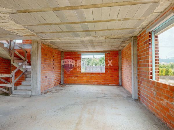 Foto 8bf76779-7205-4014-ac22-86144d530167. Casa amb aparcament a Vilaboa
