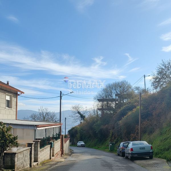 Foto 174dda50-ada3-4948-b122-2d98f89417eb. Casa amb aparcament a Vilaboa