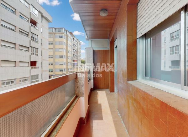Foto f6b1bb1d-7324-43af-a3fe-2458429e3ab4. Pis amb calefacció aparcament a Plaza España - Corte Inglés Vigo