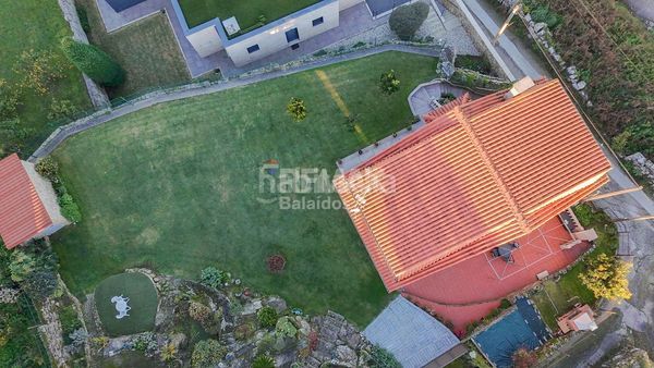 Foto 757f36be-4185-4693-8f8c-4dae90377208. Casa amb calefacció aparcament a Sardoma - Castrelos Vigo