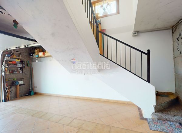 Foto b851c2c6-a6c5-4c8f-a8c0-90d47cecc8e0. Casa amb calefacció aparcament a Sardoma - Castrelos Vigo