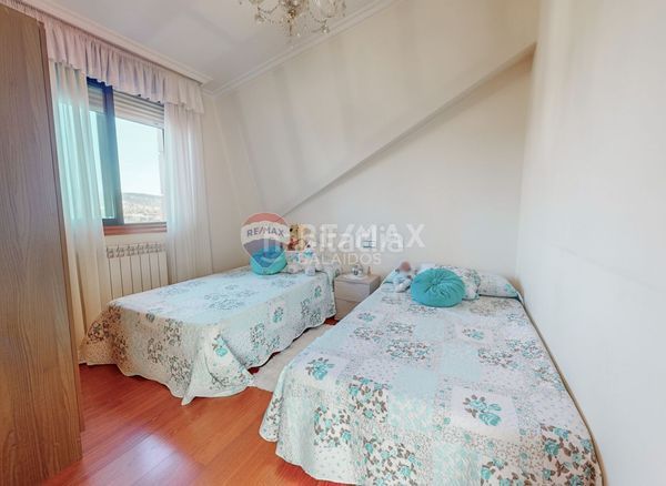Foto cffb4889-225f-4dbc-a9cb-6fe7ef31957c. Casa amb calefacció aparcament a Sardoma - Castrelos Vigo