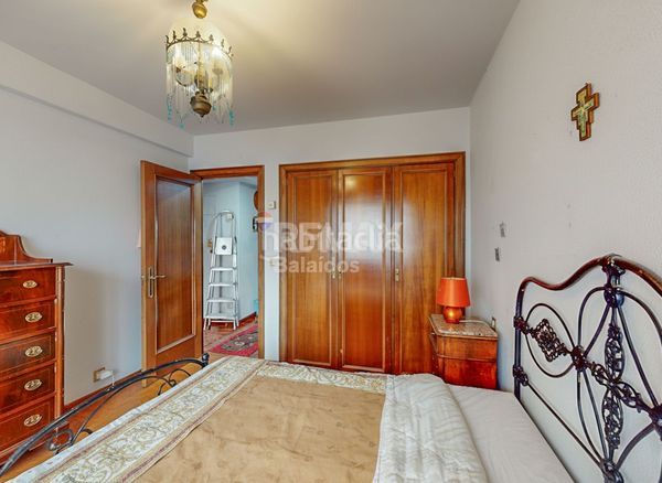Foto b31dab15-d207-4e12-82bd-e63249a4cd8f. Pis amb calefacció aparcament a Centro - Areal Vigo